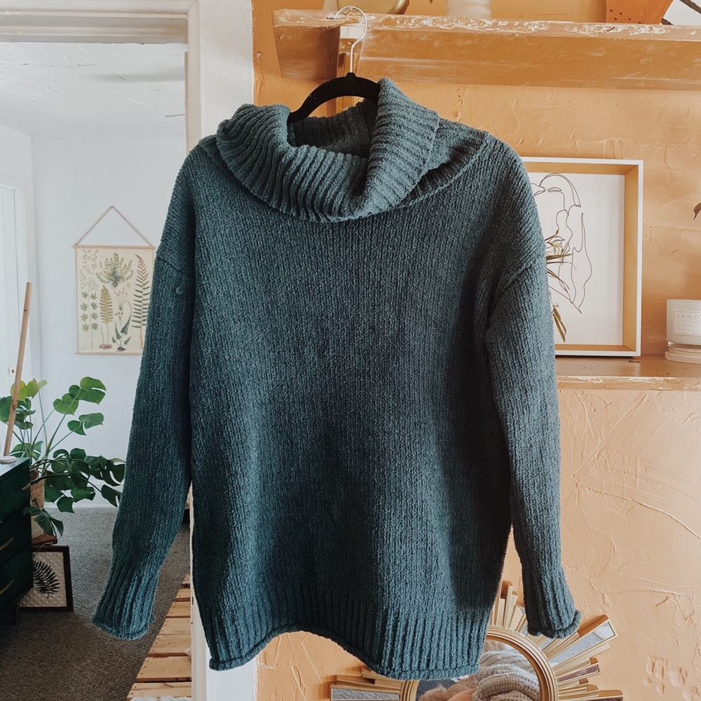MOON AND MADISON FUNNEL NECK SWEATER